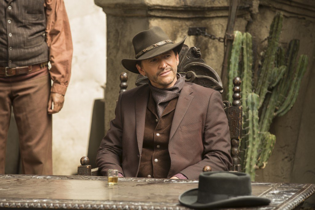 clifton-collins-jr-as-el-lazo-credit-john-p-johnson-hbo