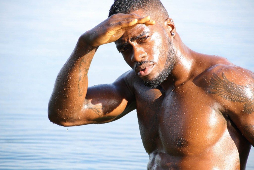 sexy-black-men-texting-selfies