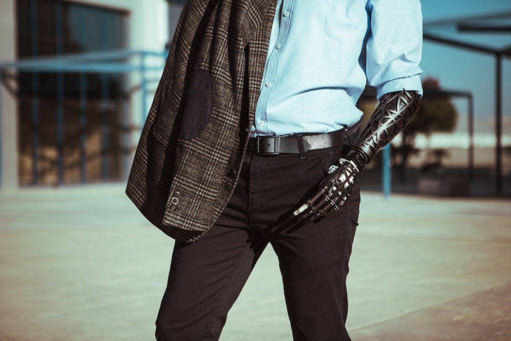 This is actually a real prosthetic, you can see more at Unyq.com.